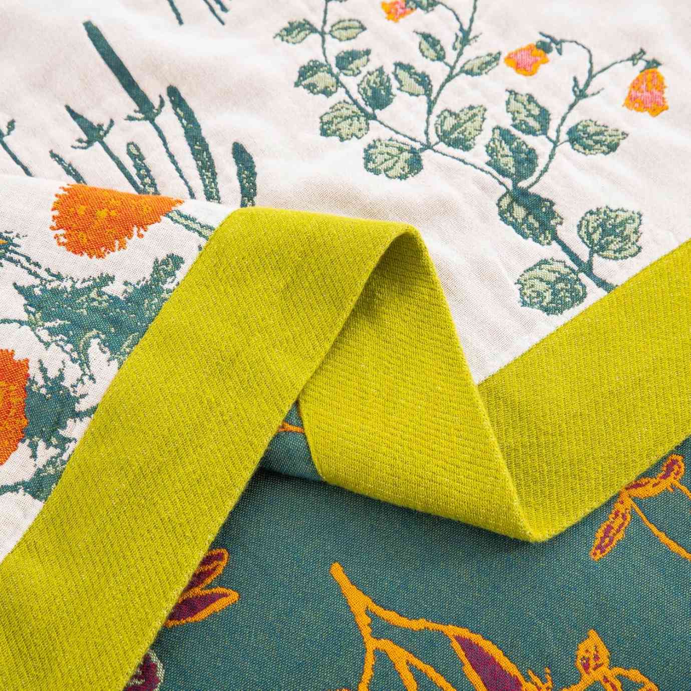 Cotton throw blanket – Reversible floral design – Soft and breathable – Ideal for couch or bed 3