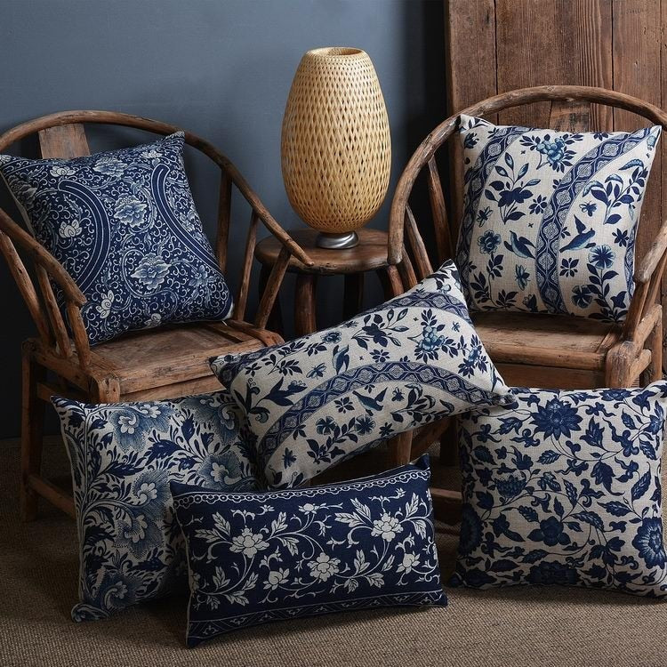Couch cushion cover – Linen-cotton blend – Imperial blue – Traditional Chinese porcelain pattern – 17.7 x 17.7 in 1