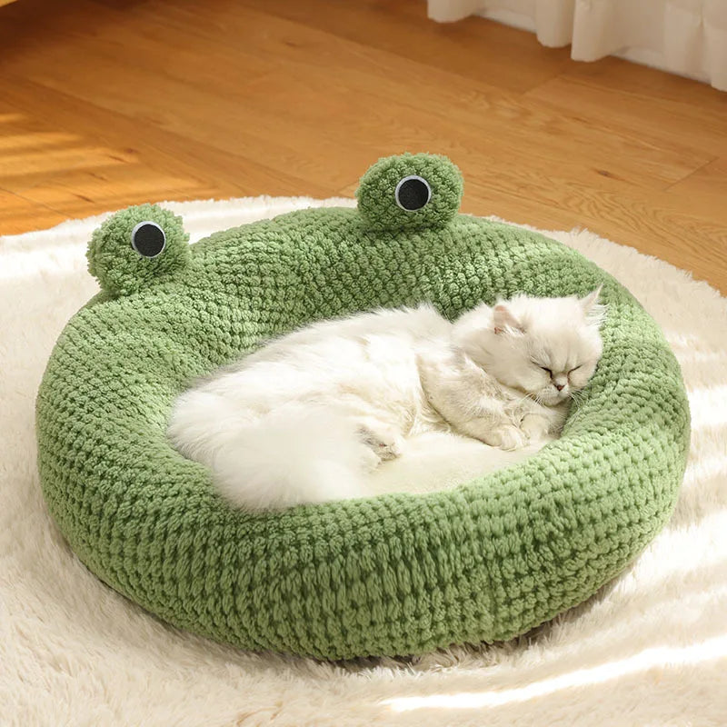Cozy frog-shaped plush pet nest in vibrant green, designed for dogs and cats. Soft and warm fabric provides a comfortable resting place, with a cute 1