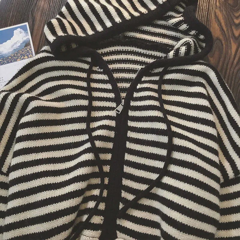 Cozy Knit | Hooded Cardigan Women with Zipper & Striped Design Ð Versatile Outerwear for Autumn and Winter 1