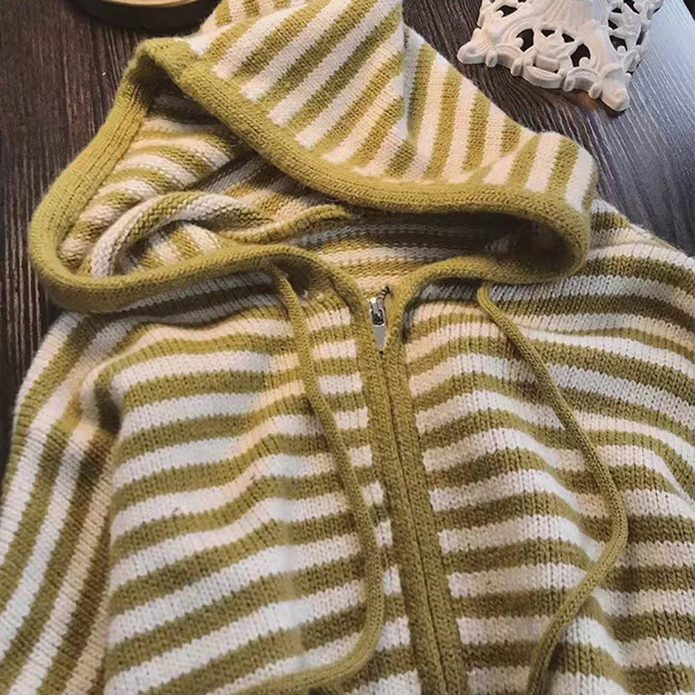 Cozy Knit | Hooded Cardigan Women with Zipper & Striped Design Ð Versatile Outerwear for Autumn and Winter 4
