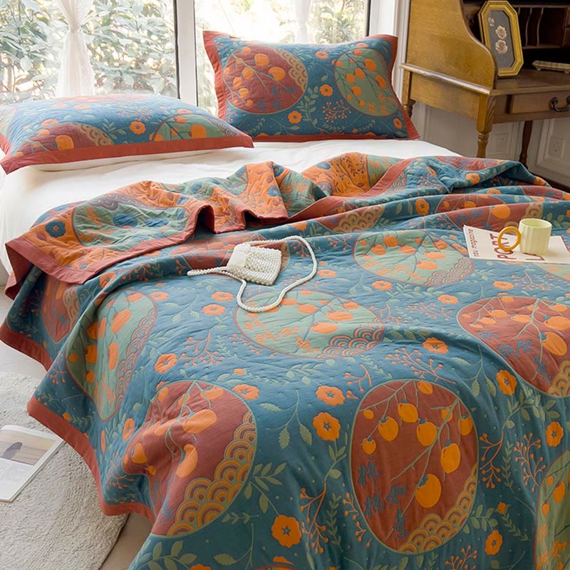 Cozy Reversible Floral Quilt in Soft Cotton for Everyday Comfort 3