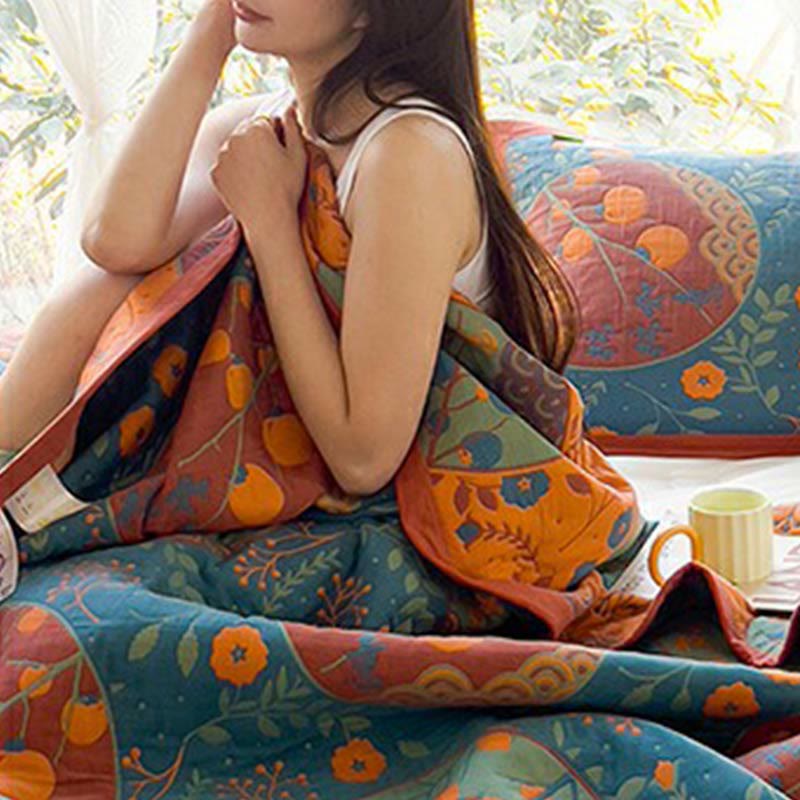 Cozy Reversible Floral Quilt in Soft Cotton for Everyday Comfort 7