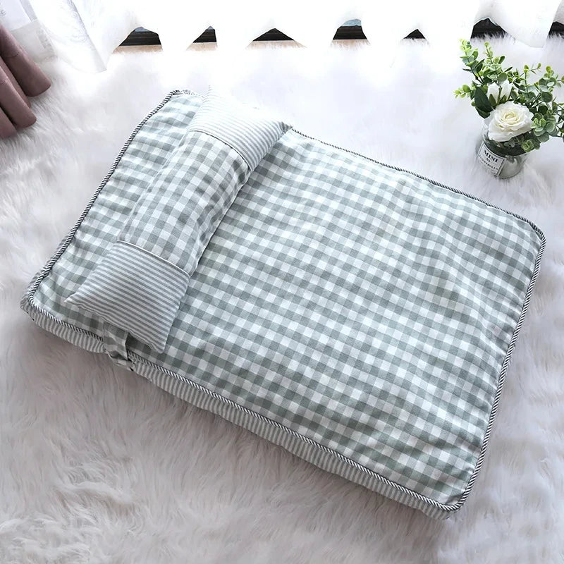 Cozy soft dog and cat bed cushion featuring a cute design, crafted from warm PP cotton. The plush bed showcases a soothing color palette, providing a 7