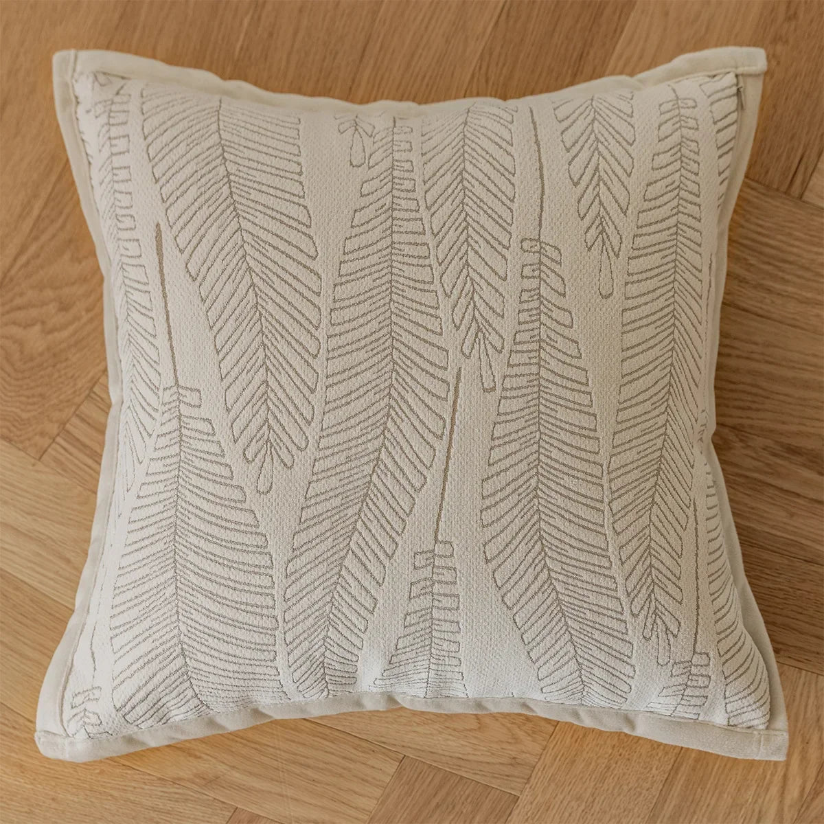 Cushion cover – Jacquard fabric – Cream and coffee colors – 18 x 18 in – Nature-inspired decorative accessory 7