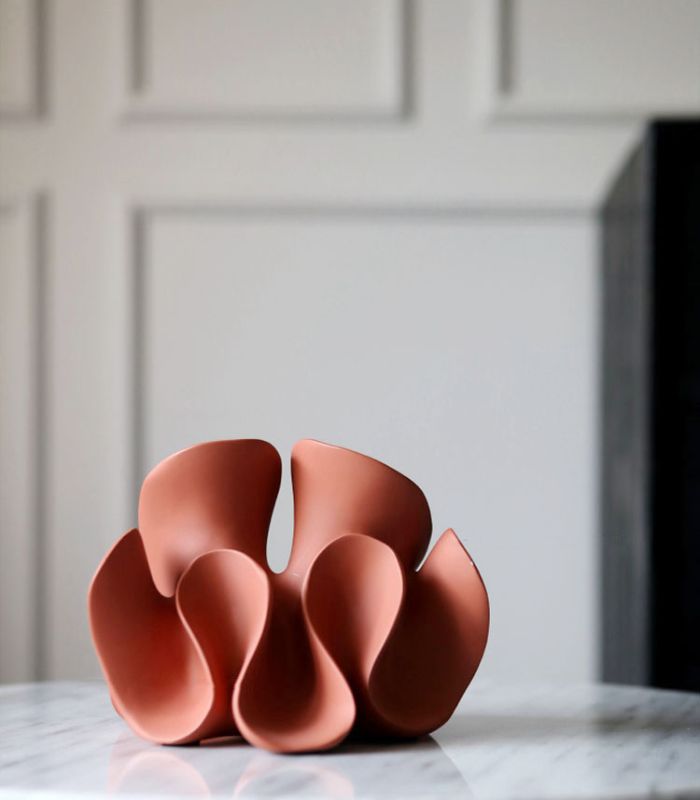 Decorative sculpture – Handcrafted resin – Coral-inspired design – Terracotta red – Elegant home accent 2