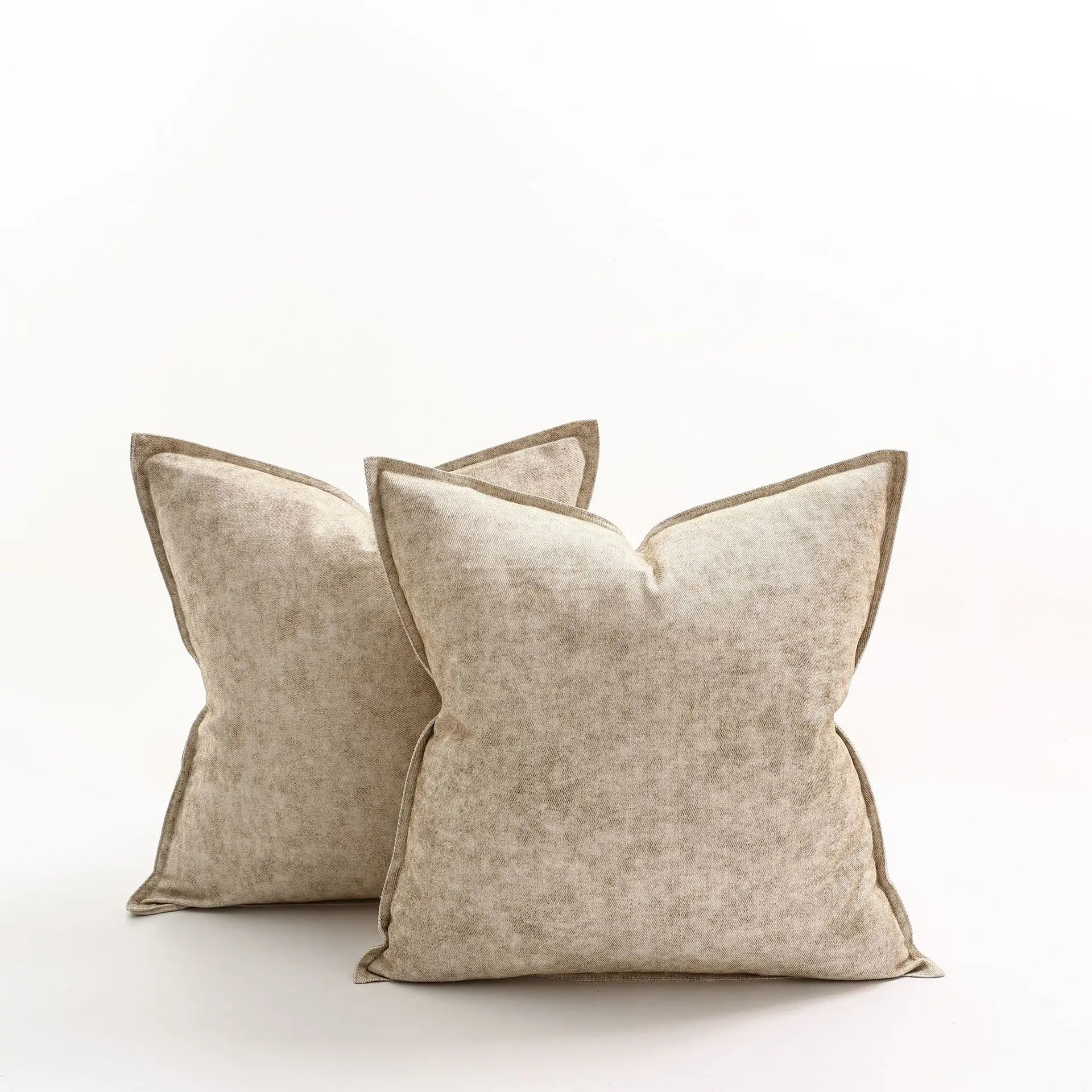 Denim cushion cover – Yarn-dyed polyester – Modern rustic design – Versatile home accessory 9