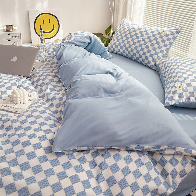 Duvet cover – Soft cotton-polyester blend – Mini checkered design – Cozy bedding for queen or king size 0