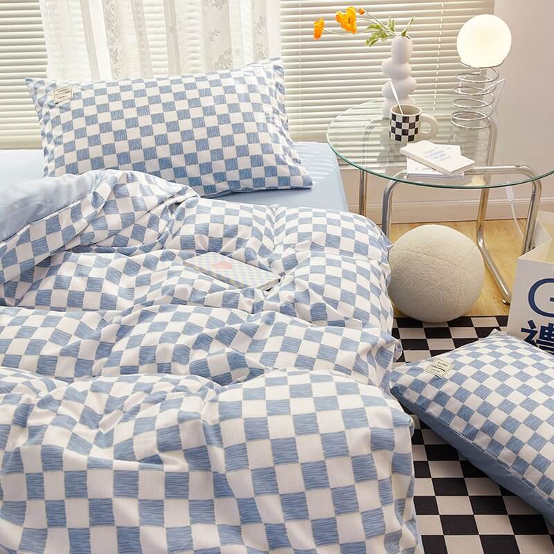 Duvet cover – Soft cotton-polyester blend – Mini checkered design – Cozy bedding for queen or king size 1