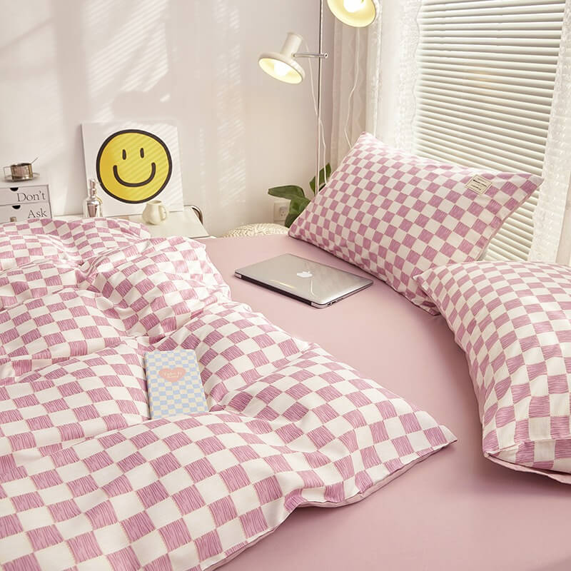 Duvet cover – Soft cotton-polyester blend – Mini checkered design – Cozy bedding for queen or king size 5