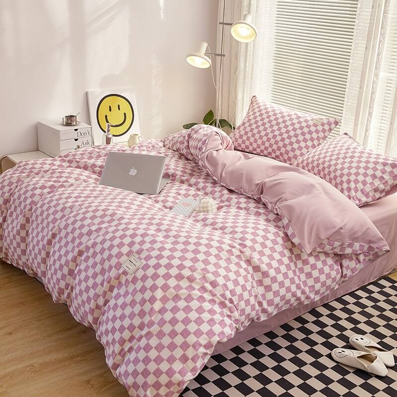 Duvet cover – Soft cotton-polyester blend – Mini checkered design – Cozy bedding for queen or king size 6