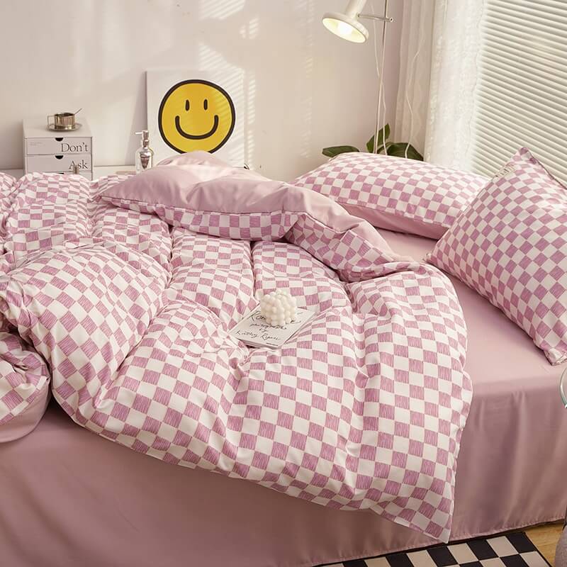 Duvet cover – Soft cotton-polyester blend – Mini checkered design – Cozy bedding for queen or king size 7