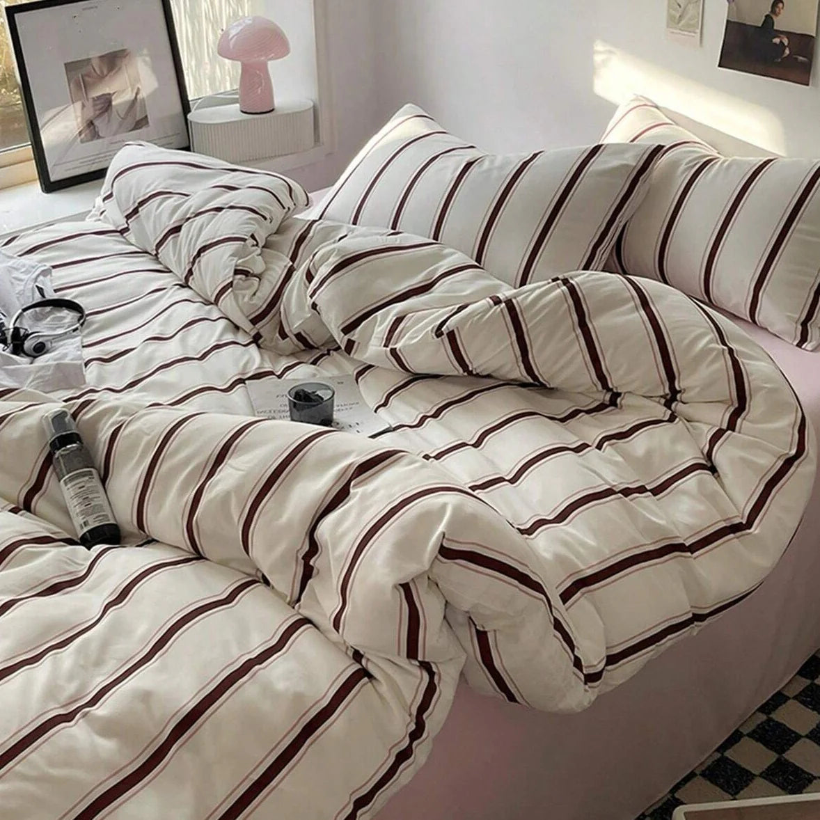 Duvet cover set – 100% cotton – Bold red stripe design – Queen or king size options 2