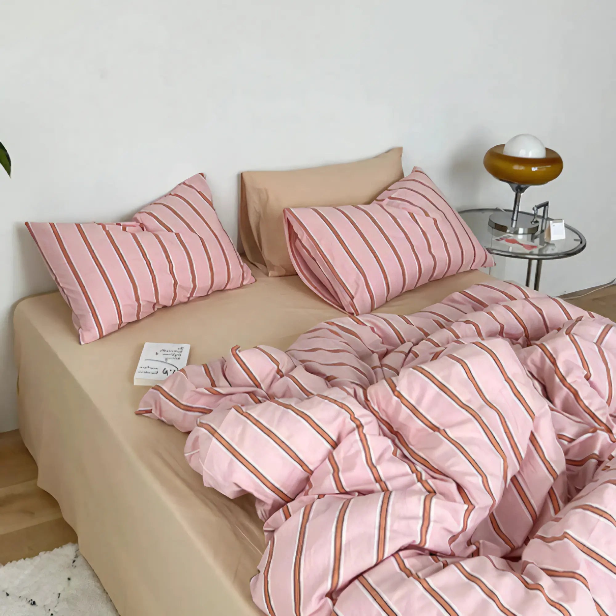 Duvet cover set – 100% cotton – Pink stripe design – Queen or king size – Modern bedroom essential 1