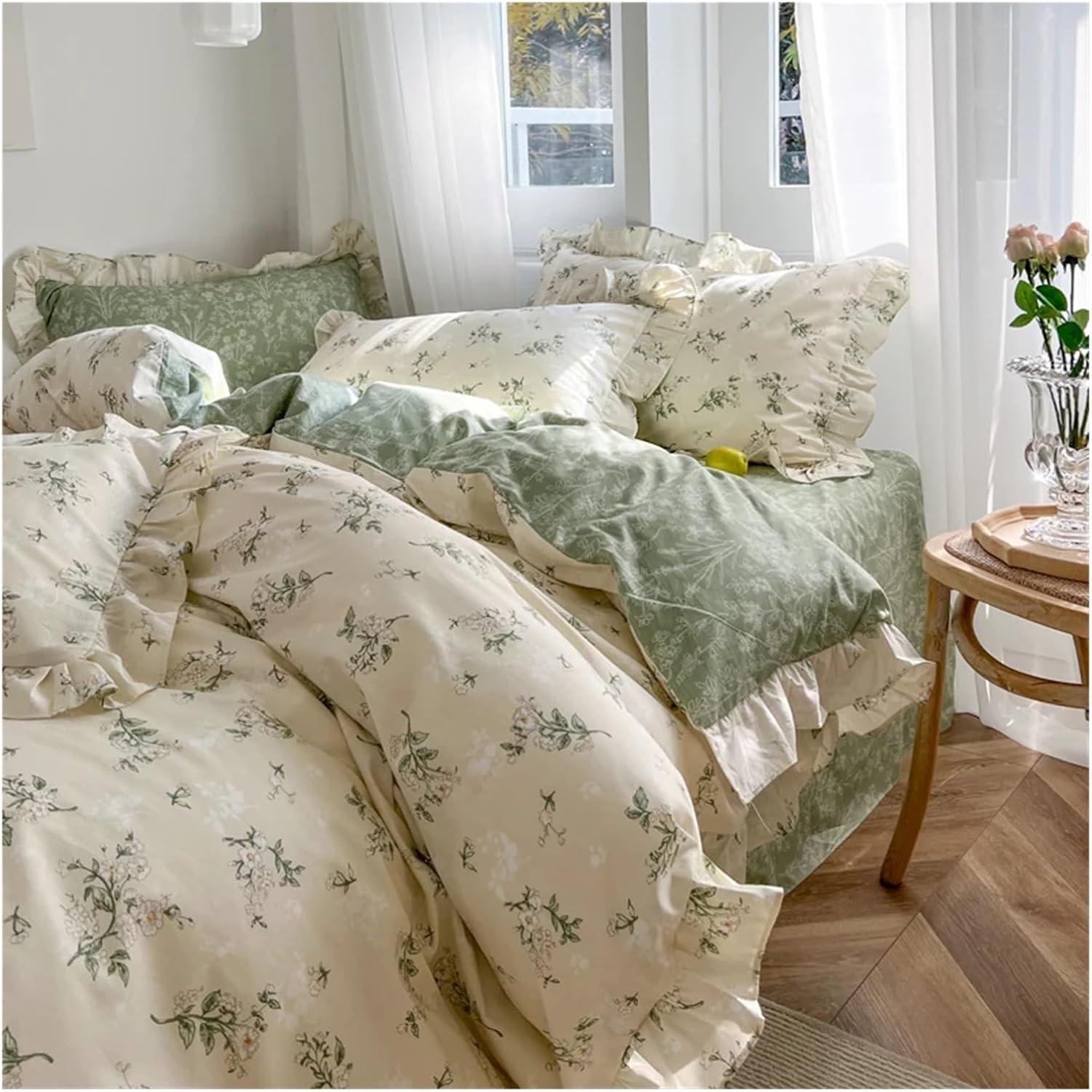 Duvet cover set – Reversible cotton-polyester blend – Green garden design – Queen size available 4
