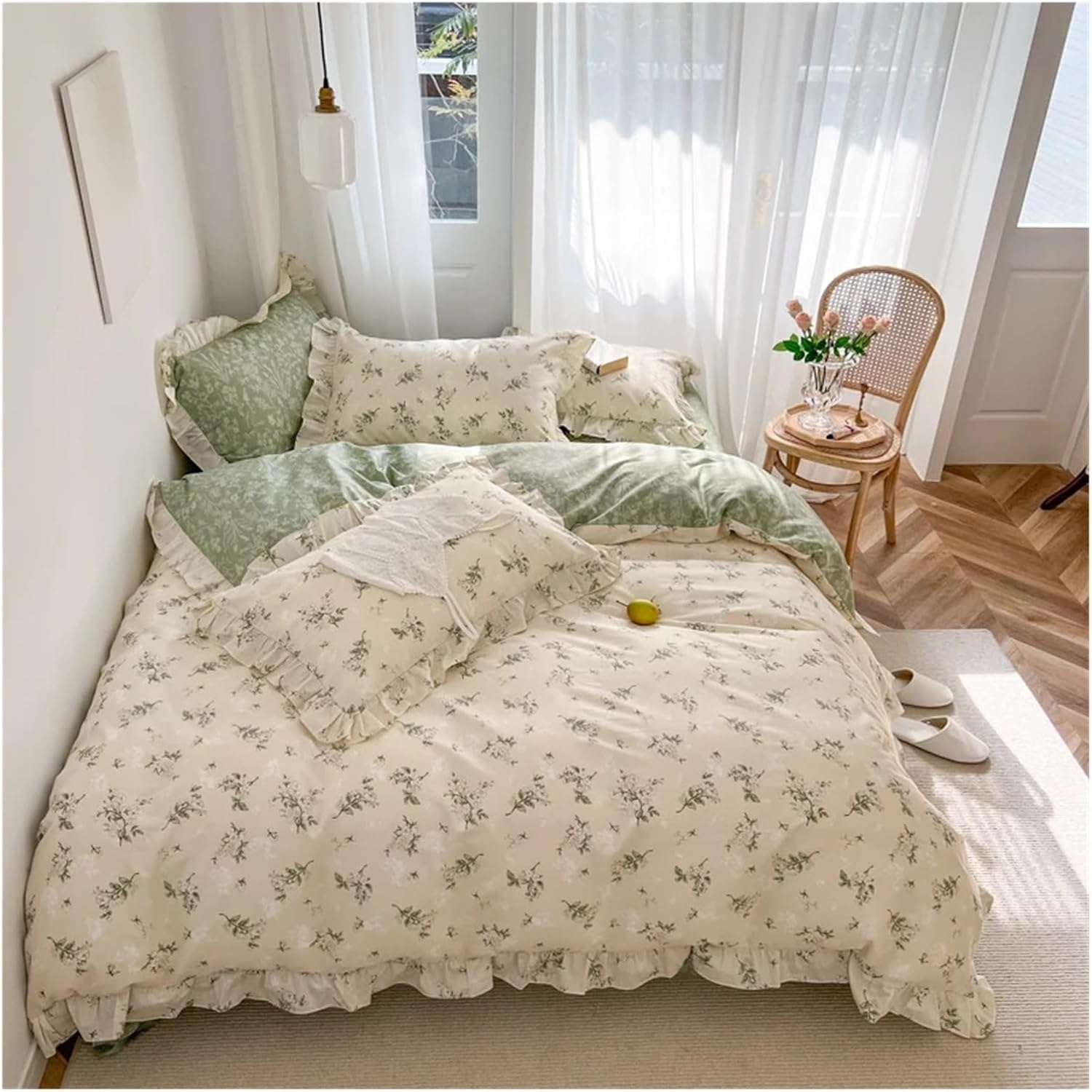 Duvet cover set – Reversible cotton-polyester blend – Green garden design – Queen size available 6