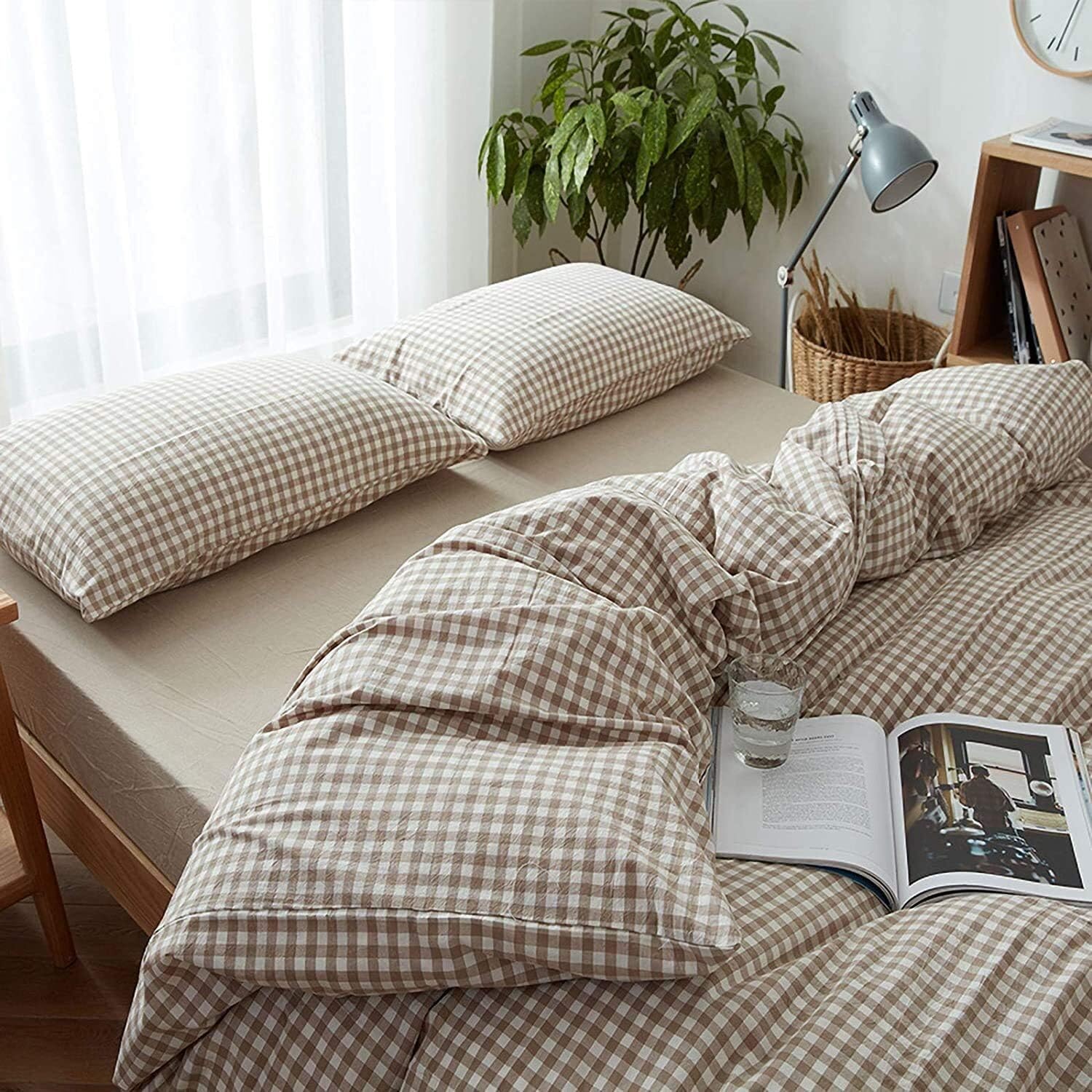 Duvet cover set – Soft cotton blend – Brown gingham design – Cozy minimalist style – Available in Twin, Queen, King 3
