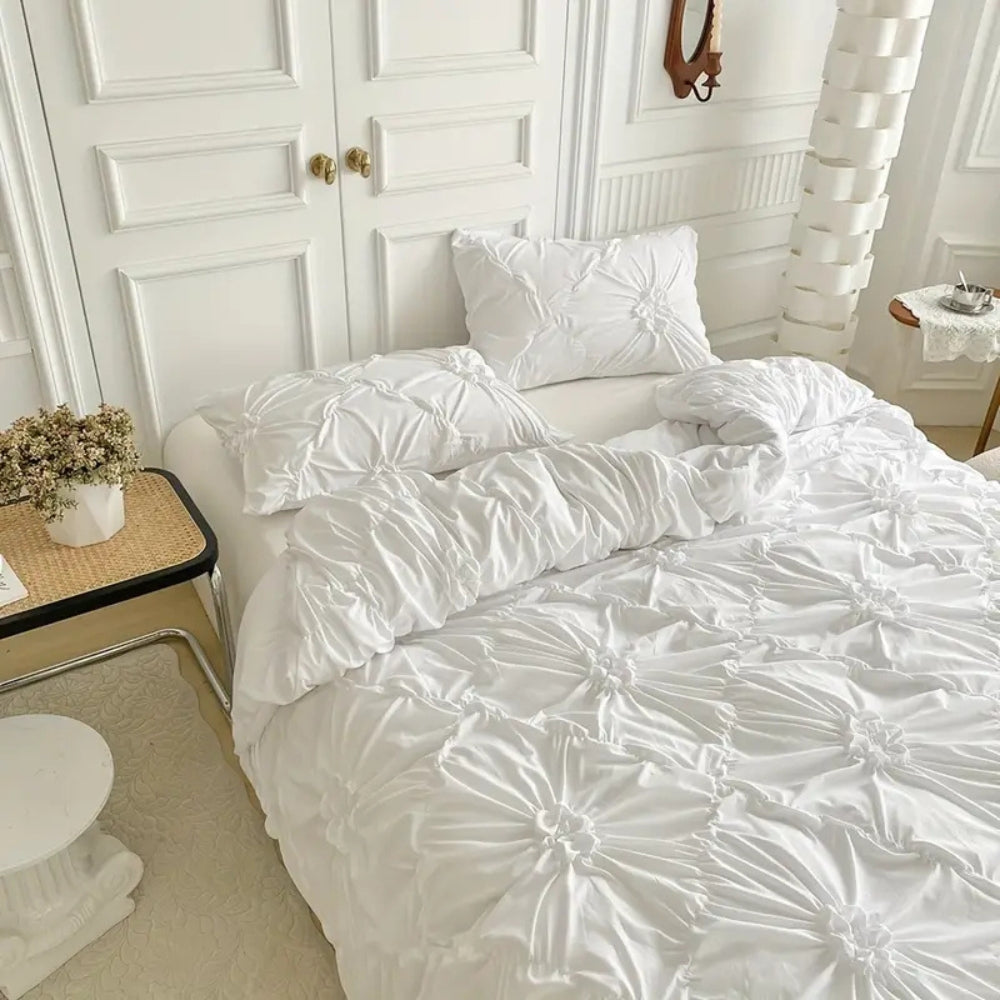 Duvet cover set – Soft microfiber – White ruffle design – Elegant bedding for queen or king size 3
