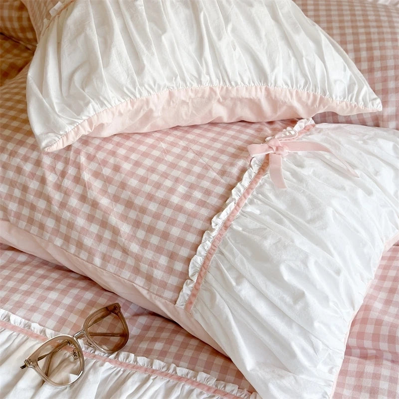 Elegant French Grid | Bedding Set with Duvet Cover & Pillowcases - All-Season Comfort for Stylish Bedrooms
