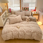 Faux Rabbit Fur Bedding Set with Leopard Paw Design Ð Extra Soft & Warm for Cozy Comfort 2