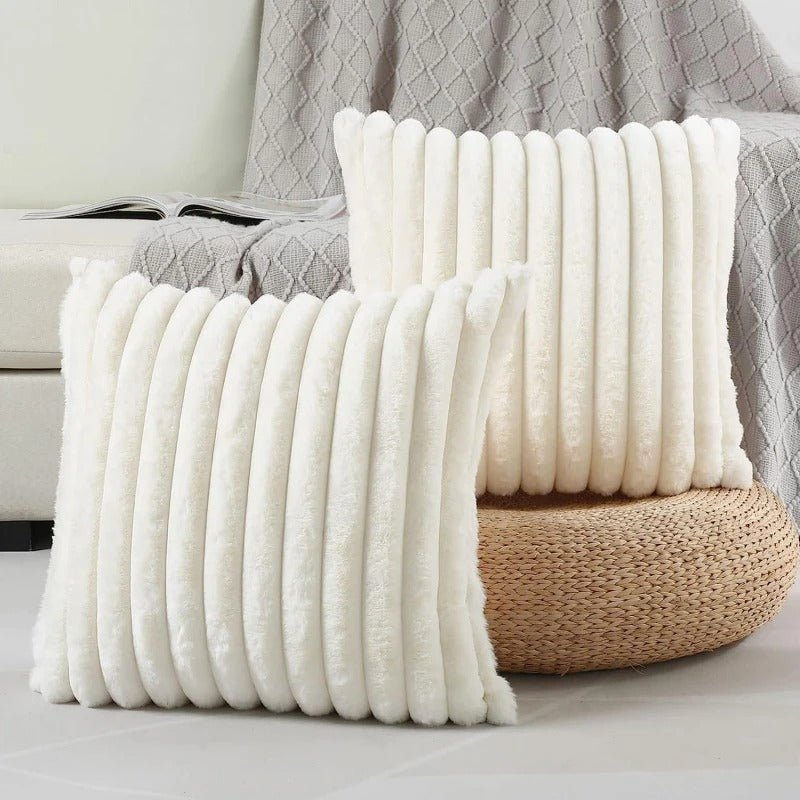 Soft gray fleece pillowcase designed for ultimate comfort, featuring a plush texture that enhances coziness. Ideal bedding essential for a restful sleep, this pillowcase 0