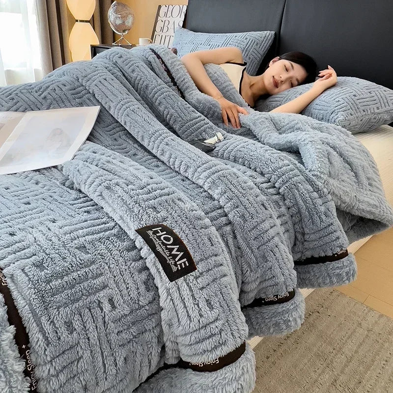 Fleece blanket – Soft and fluffy – Warm breathable throw – Cozy home accessory for living room 10