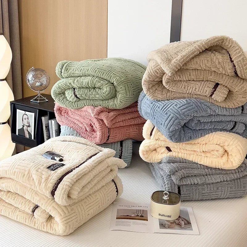 Fleece blanket – Soft and fluffy – Warm breathable throw – Cozy home accessory for living room 3
