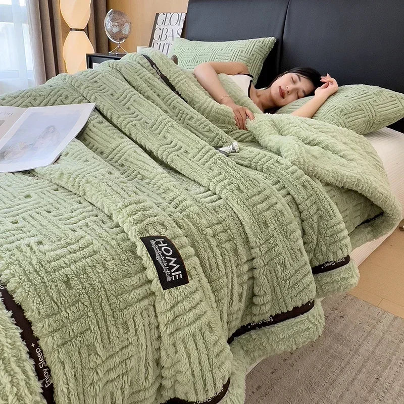 Fleece blanket – Soft and fluffy – Warm breathable throw – Cozy home accessory for living room 8