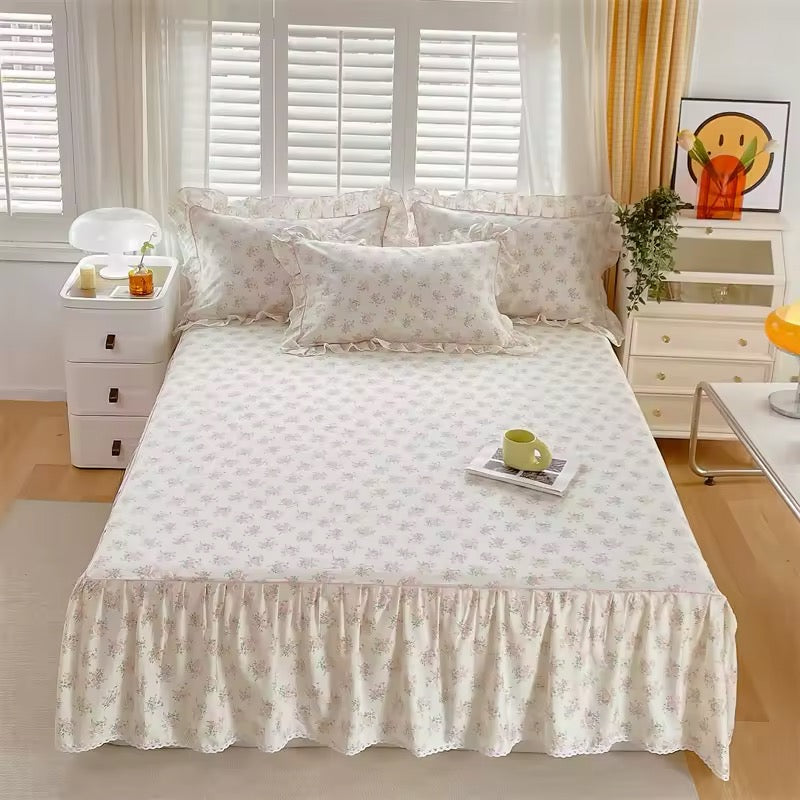 Floral cotton duvet cover queen set featuring a charming ruffle edge, perfect for cozy bedrooms. The soft fabric showcases a vibrant floral pattern in pastel colors 3
