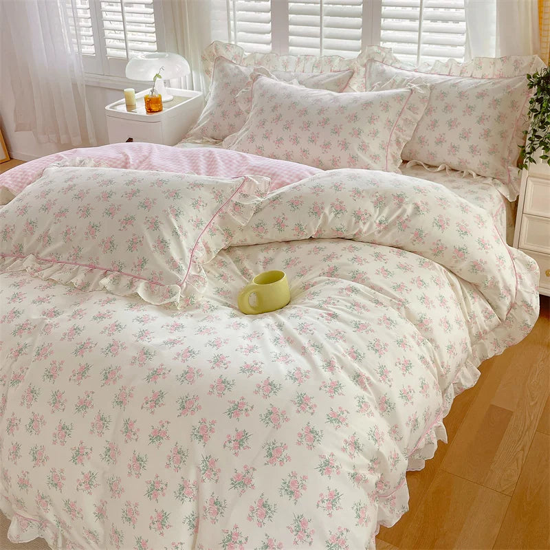 Floral cotton duvet cover queen set featuring a delicate ruffle edge, perfect for cozy bedrooms. Soft pastel colors with a vibrant floral pattern, ideal for 7