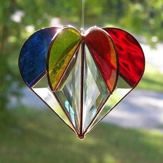https://cdn.shopify.com/s/files/1/0736/8661/4284/files/Handgefertigter-Herzformiger-Sonnenfanger-Aus-Buntglas-3_80ddd388-ddc6-461e-a78d-320a7f5197a1.png?v=1746713544