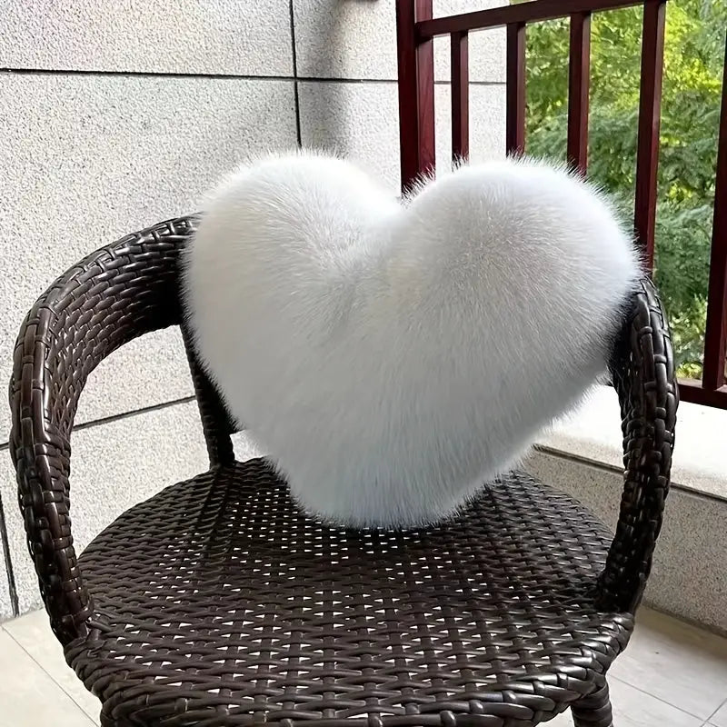 Heart-Shaped Plush Throw Pillow in Soft Faux Fur – Cozy Decorative Couch Pillow for Living Room Accents 1