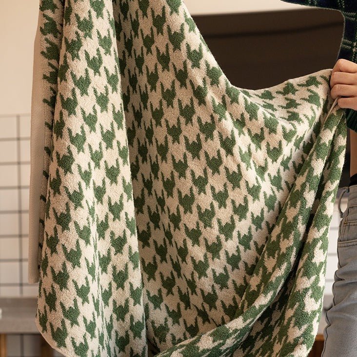 Houndstooth towel set – Soft cotton – Elegant design – Stylish bathroom accessory 10
