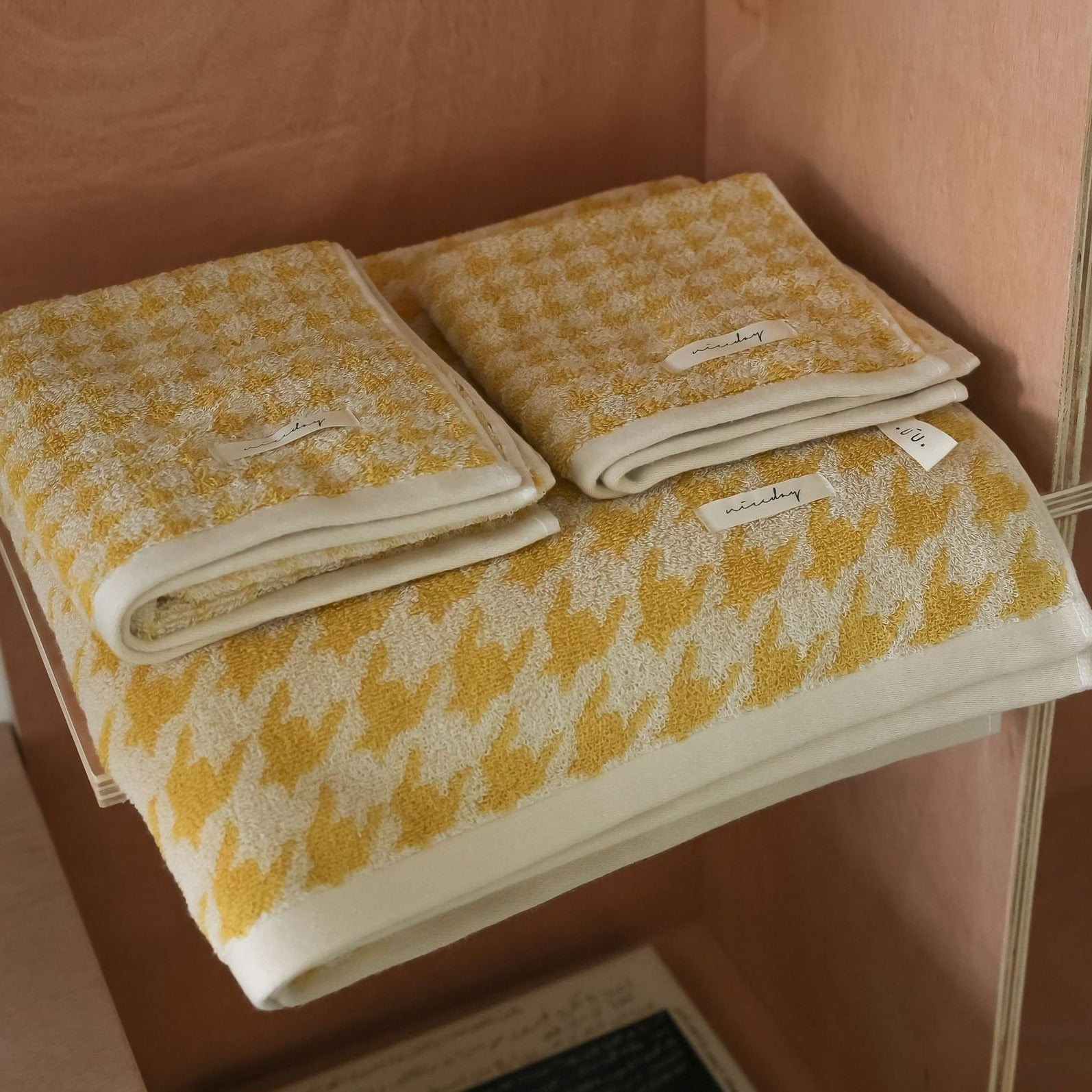 Houndstooth towel set – Soft cotton – Elegant design – Stylish bathroom accessory 7