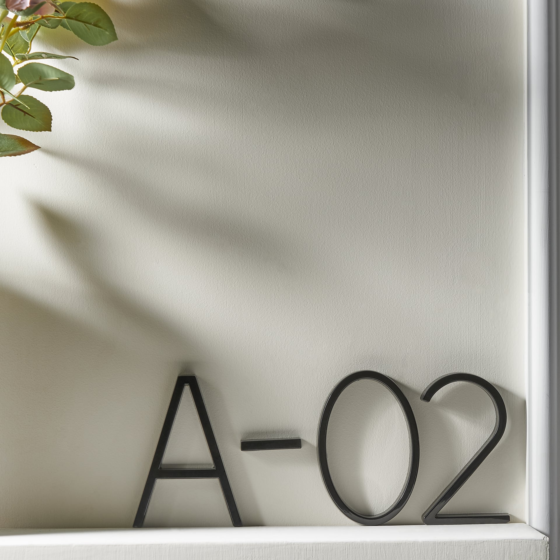 House numbers – Modern black zinc alloy – Floating style – Weather-resistant address signs for enhanced visibility 6