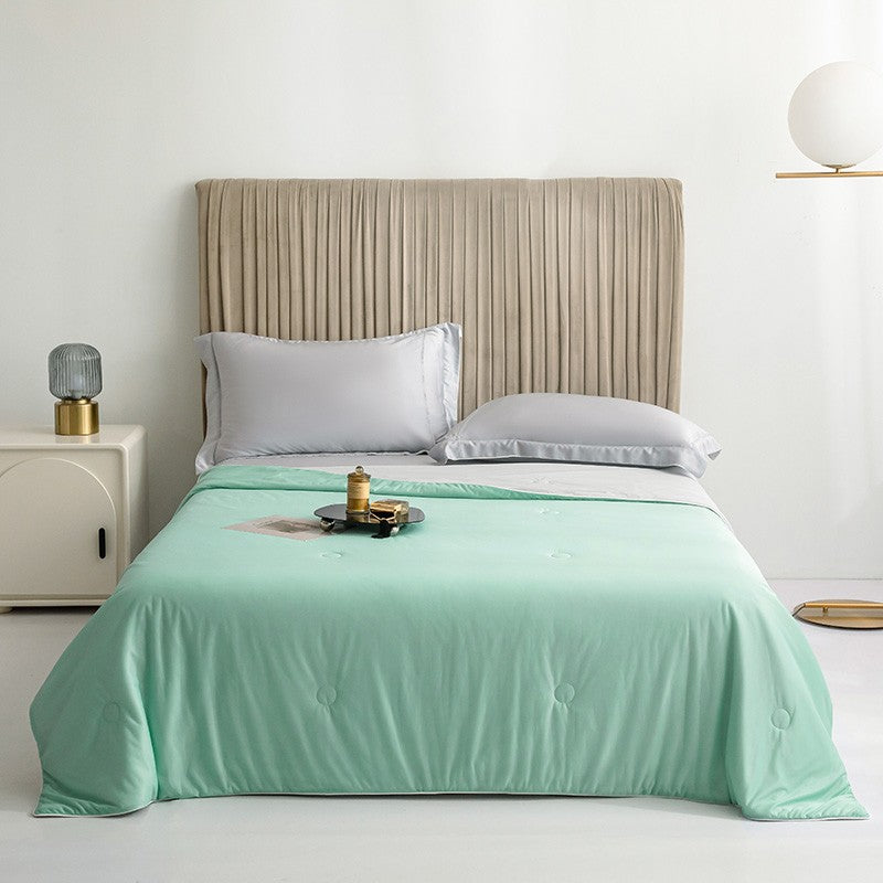 Lightweight quilt – Cool-touch fabric – Breathable design – Ideal for summer nights 1