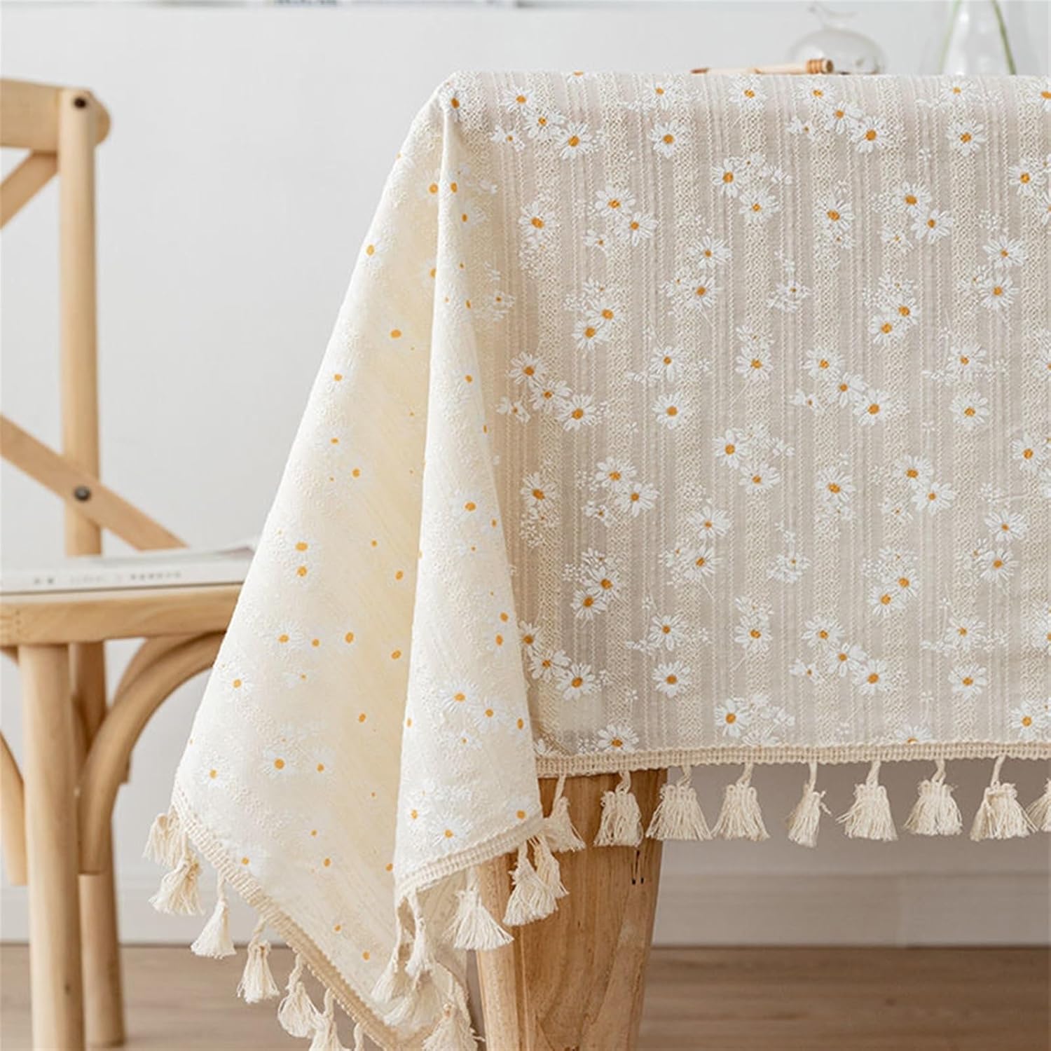 Linen tablecloth – Daisy embroidered design – Soft white fabric – Perfect for dining occasions 0