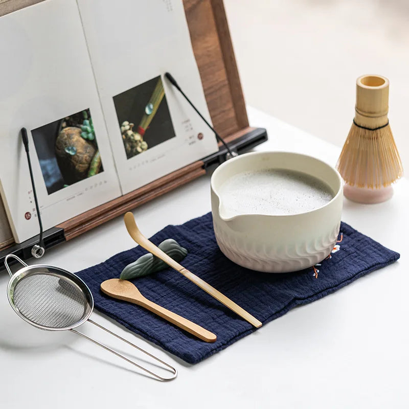 Matcha set – Handcrafted glazed bowl – Bamboo whisk – Japanese tea ceremony starter kit 3