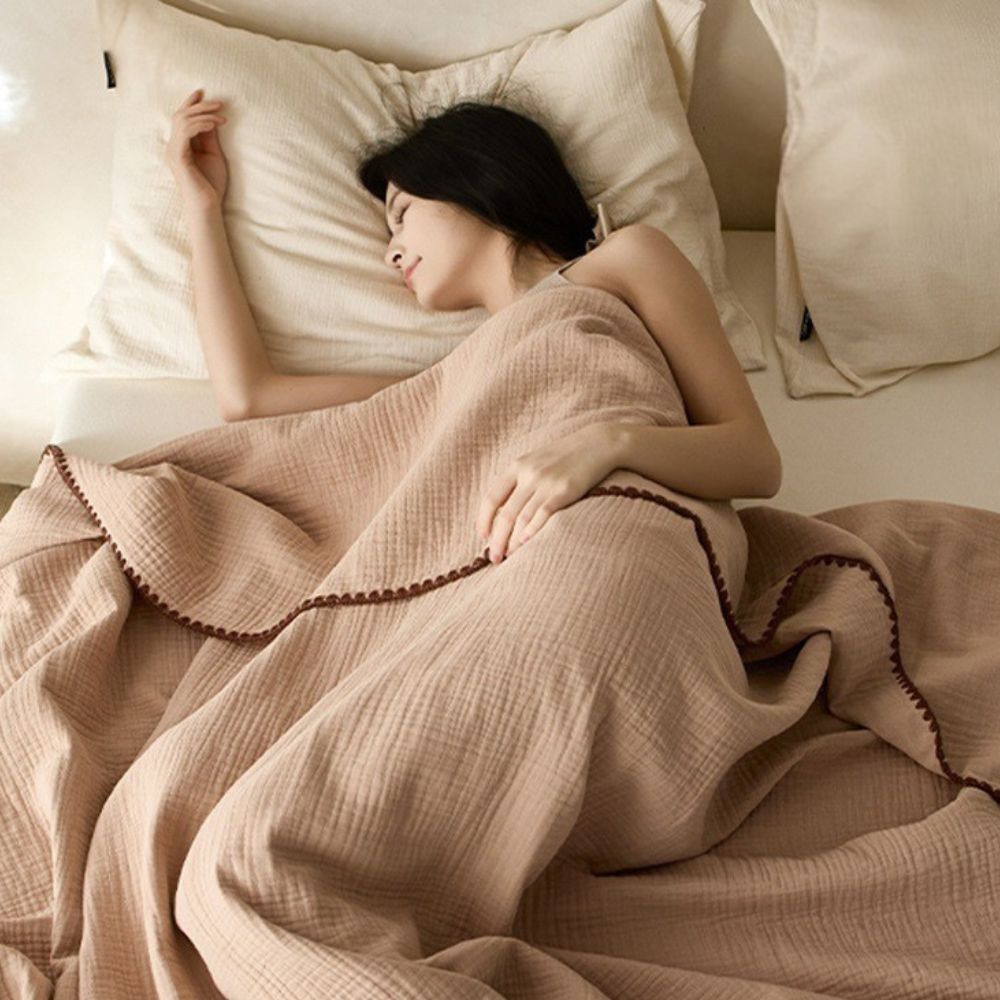 Muslin blanket – Lightweight cotton – Naturally crinkled texture – Versatile for all seasons 3