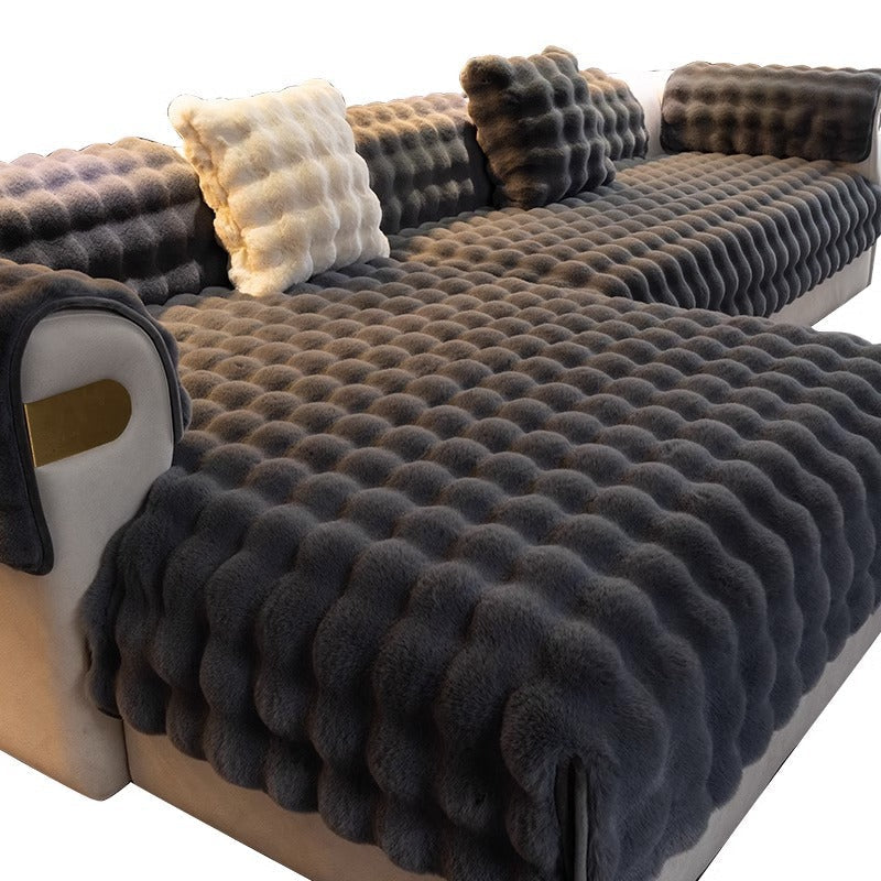 Luxurious, non-slip sofa cover