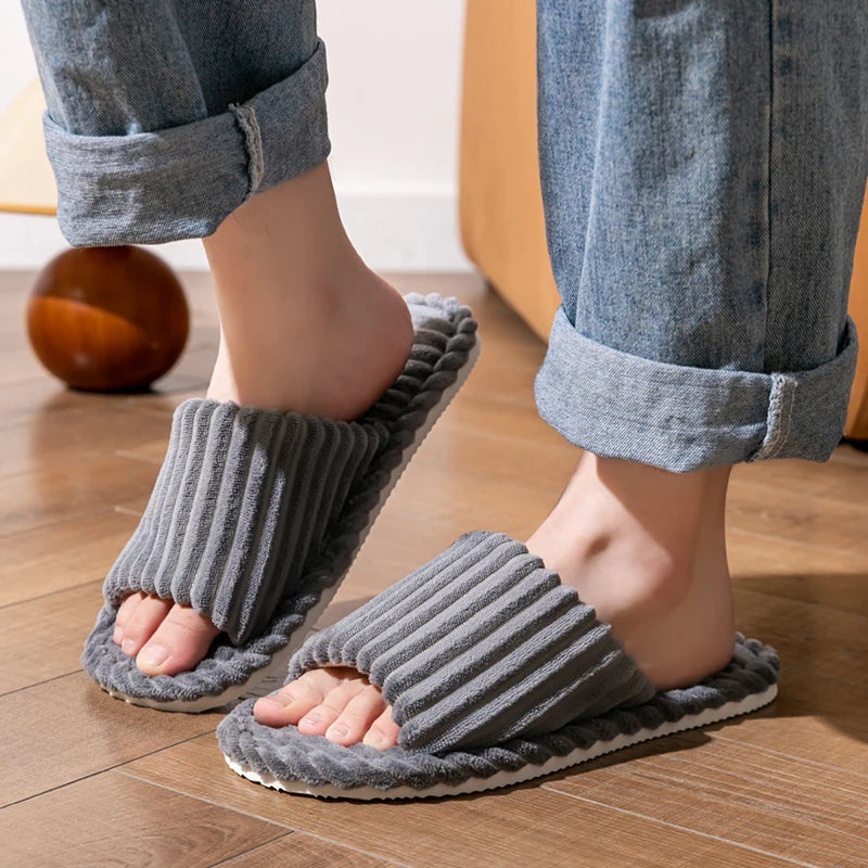 Lightweight open slippers featuring a stylish striped design, crafted from breathable cotton for comfort. Ideal for indoor wear, these slippers combine functionality with a modern look 2