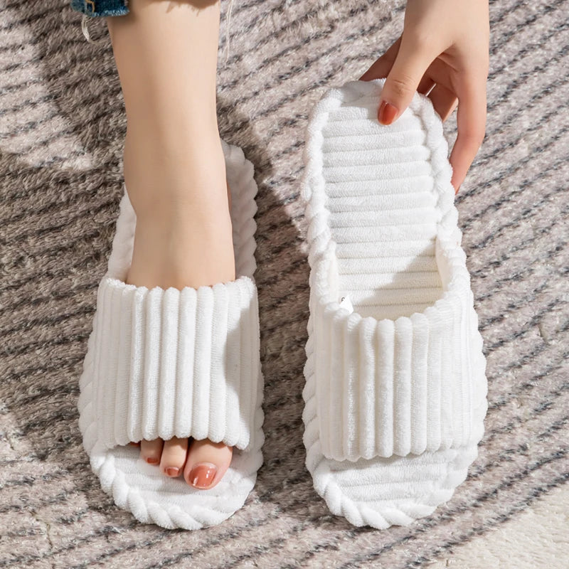 Comfortable open slippers featuring a stylish striped design, made from breathable cotton material for optimal airflow. Ideal for home use, these slippers provide a cozy fit 5