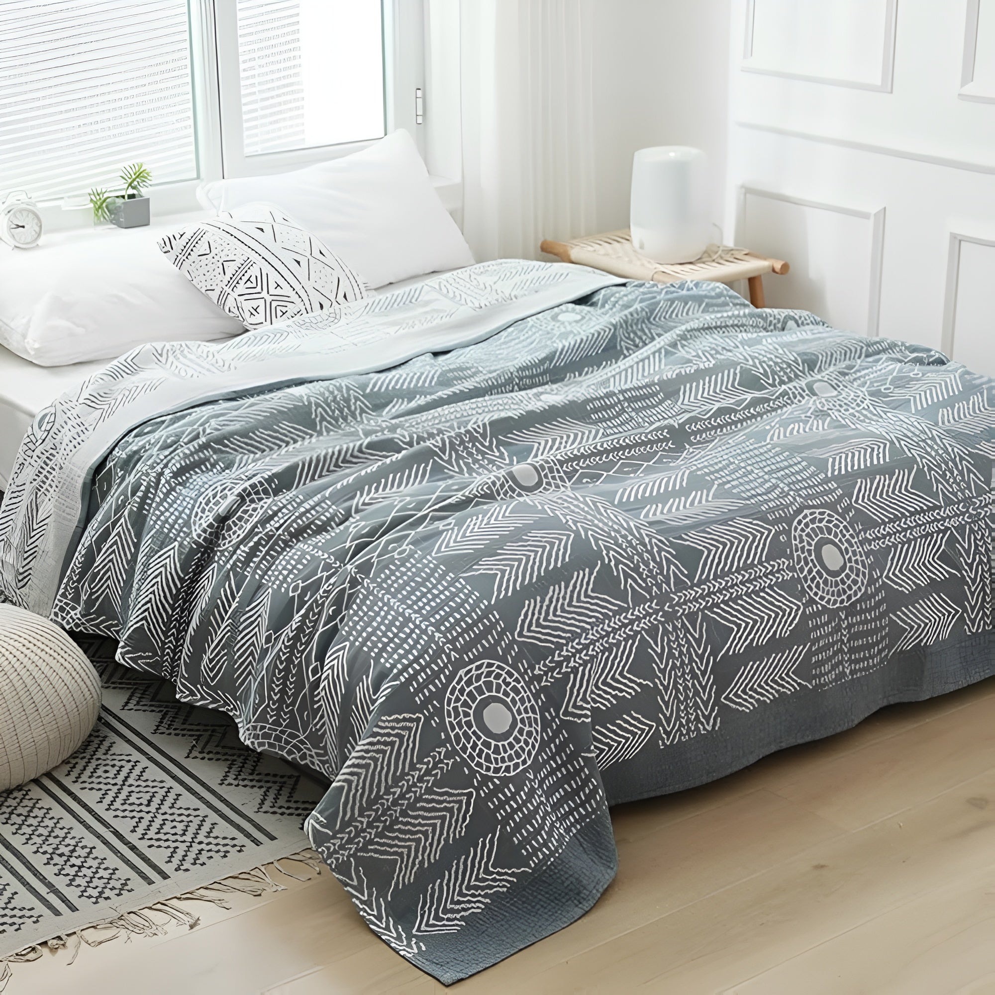 Organic cotton coverlet – Reversible design – Lightweight geometric pattern – Eco-friendly bedding solution 1