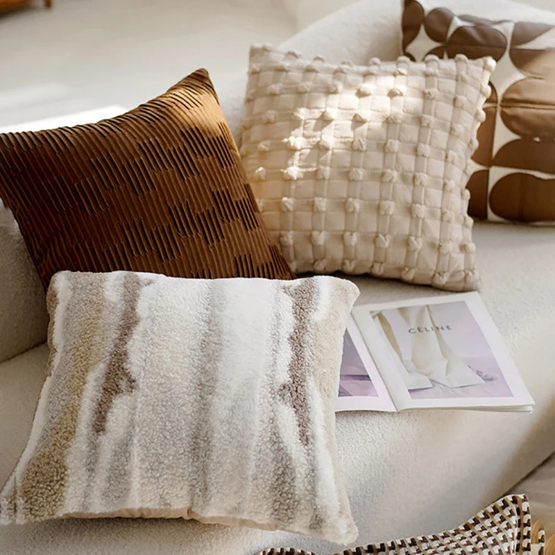Pillow cover – Polyester blend – Italian brown coffee design – Modern geometric pattern – 17.7 x 17.7 in 0