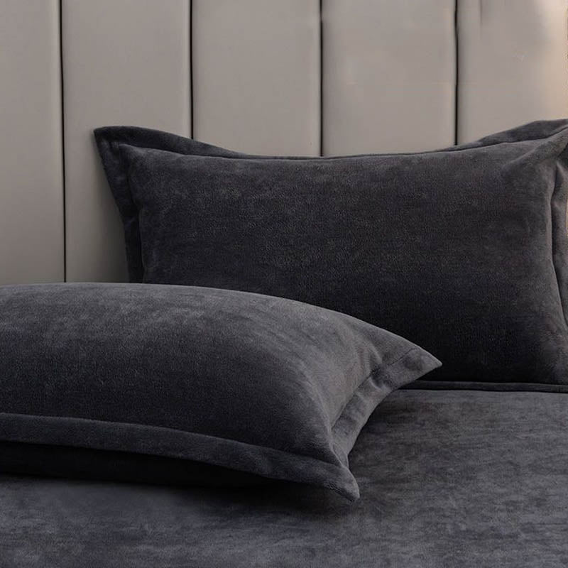Pillowcases – Soft fleece – Solid color design – Elegant bedding accessory – 16 x 21 in & 19 x 29 in 12