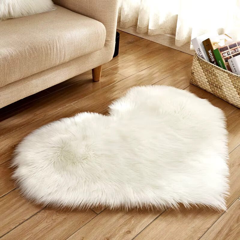 Plush heart rug – Soft fabric – Non-slip backing – Cozy home accent for living room or bedroom 1