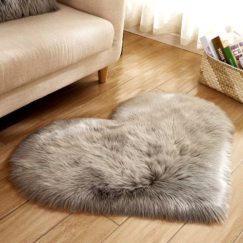 Plush heart rug – Soft fabric – Non-slip backing – Cozy home accent for living room or bedroom 5