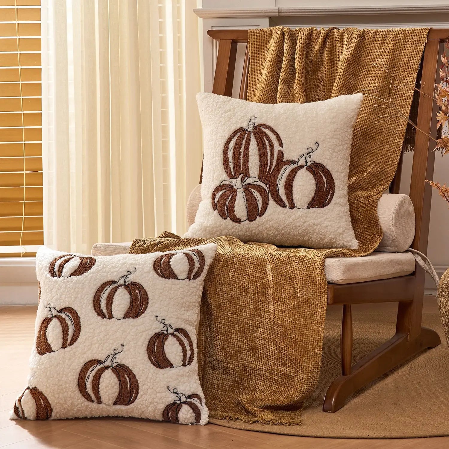 Plush pillowcase – Soft polyester – Autumn pumpkin design – 17.7 x 17.7 in – Cozy fall decor 1