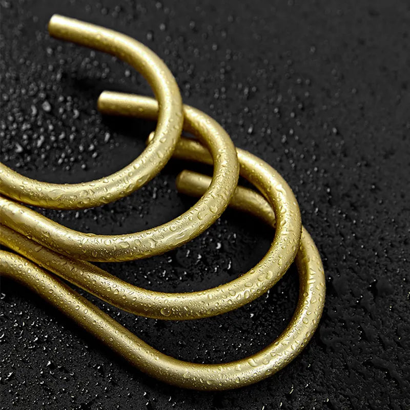 Premium Alloy Clothing Hangers for Elegant Garment Display – Durable Coat Hangers for Dresses and Jackets 5