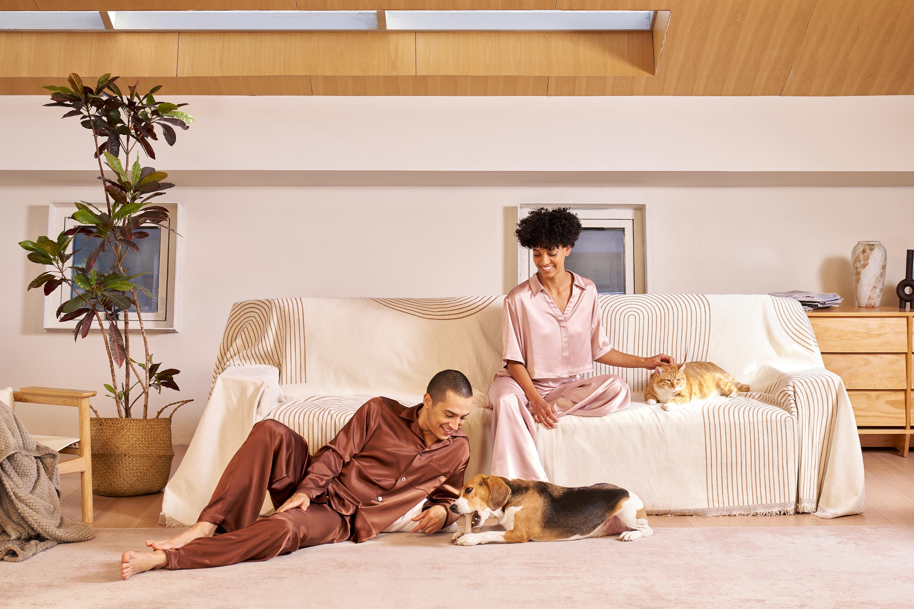 Reversible chenille sofa cover in soft beige and textured cream, designed for pet-friendly use. This cozy slipcover adds protection and style to your couch 2